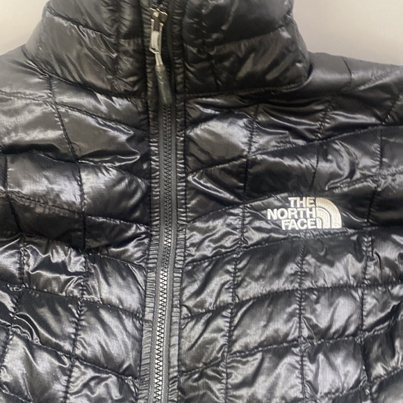North face jacket - Picture 3 of 10